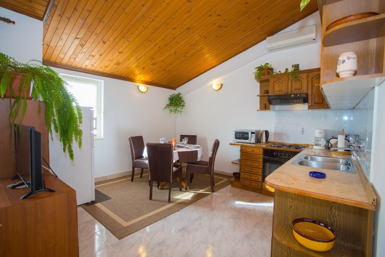 Apartments Tanja Подгора Екстер'єр фото